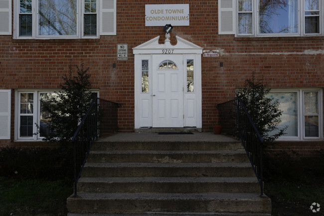 Building Photo - Olde Town Condominiums