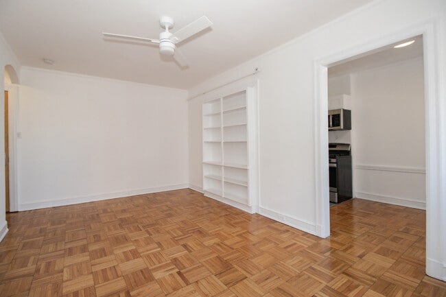 Building Photo - 1100 N Dearborn St