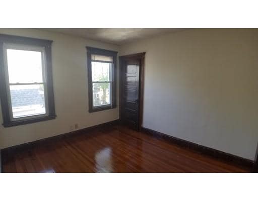 Building Photo - 374 Chatham St