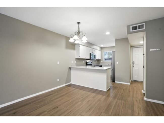 Foto del edificio - Chandler Townhouse with Double Ensuites