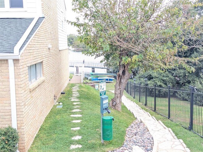 Foto del edificio - 1818 S Lakeshore Blvd