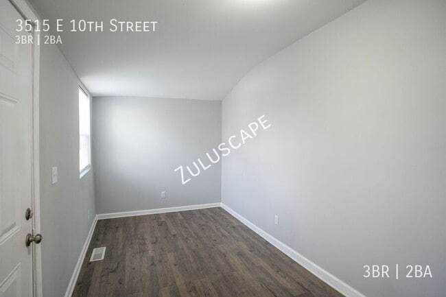 Photo - 3515 E 10th St House