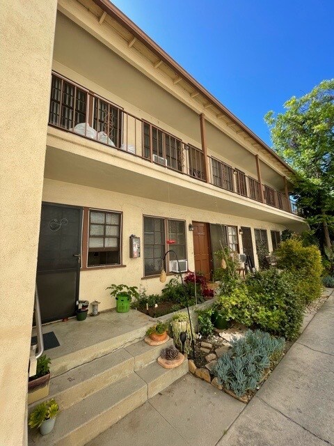Building Photo - 15155 Dickens St