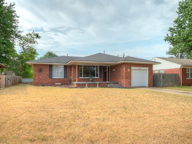 Building Photo - 1724 Churchill Way
