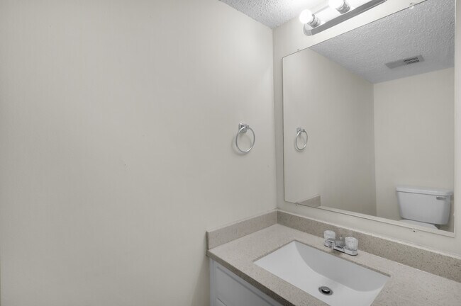 Foto del edificio - 125 Pirates Rd