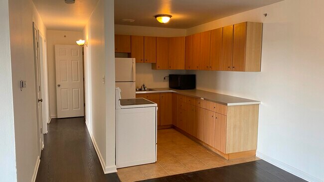 Building Photo - 8556 W 102nd Ter