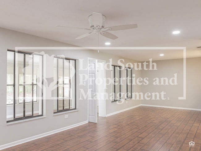 Building Photo - 331 Lake Harris Dr