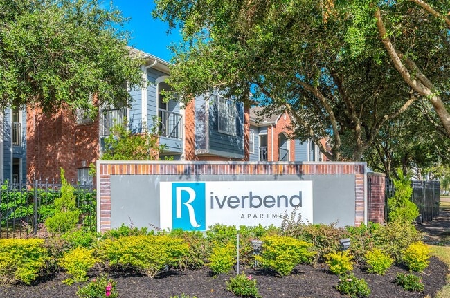 DSC_0261_2_3 - Riverbend
