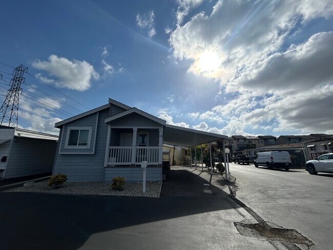 Espacio 170 - Garden West Estates (55+ Senior)