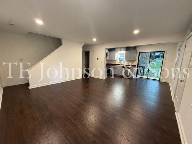 Foto del edificio - Modern 3BR Home with Main Level Primary Suite & Open Floor Plan in Winston-Salem