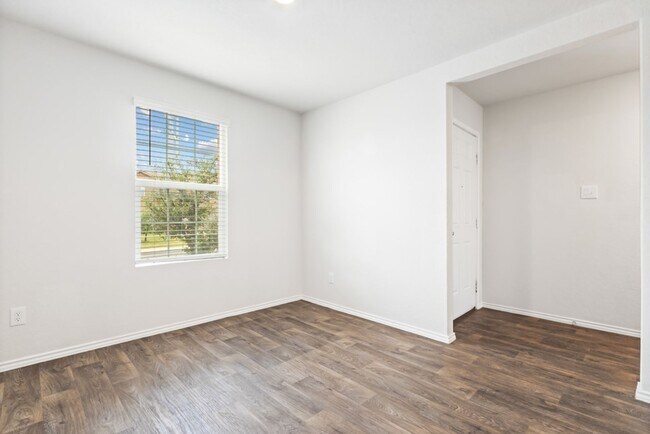 Foto del edificio - 2526 Wentwood Run