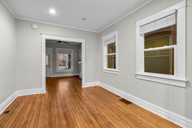 Foto del edificio - 573 S Pearl St