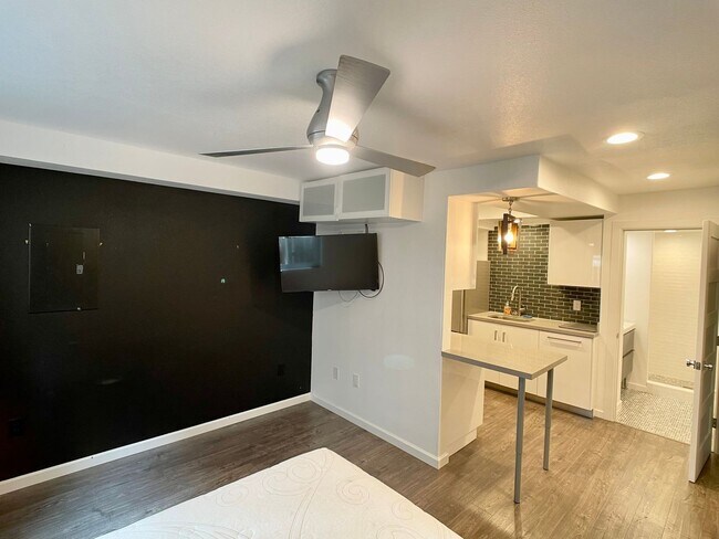 Foto del edificio - Furnished Studio in the Campus Area