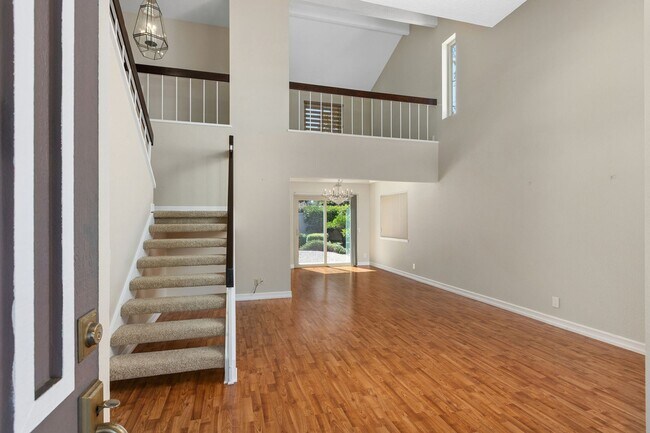 Foto del edificio - Spacious Home w/ Loft in Village Park!