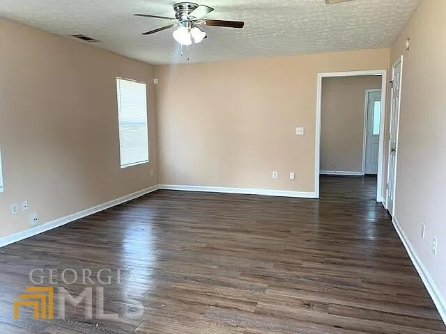 Building Photo - 253 Willow Springs Dr