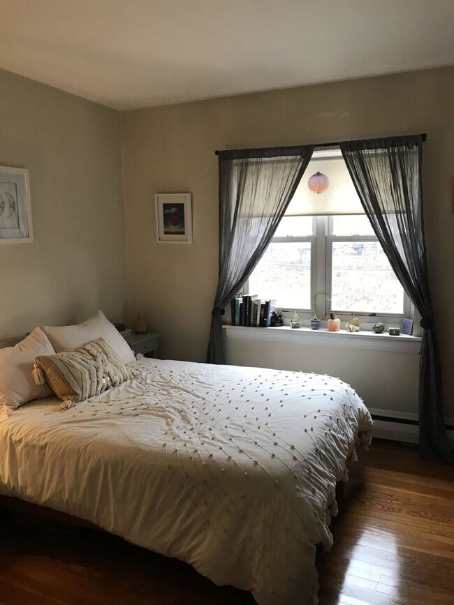 Foto del edificio - Beautiful 2 bed near the Green Line