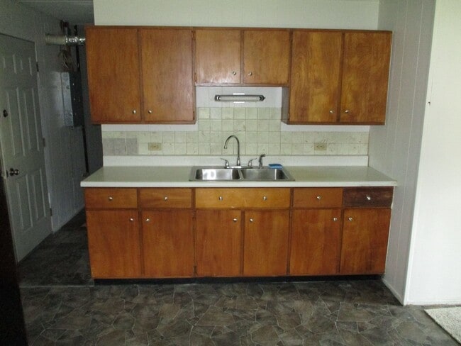 Foto del edificio - Cozy Three Bedroom/One Bath Home w/Fenced Back Yard