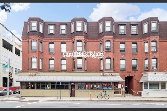 Foto del edificio - 796-796 Main St