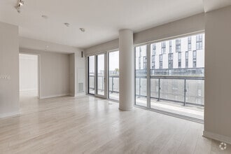 Building Photo - 180 Mill St