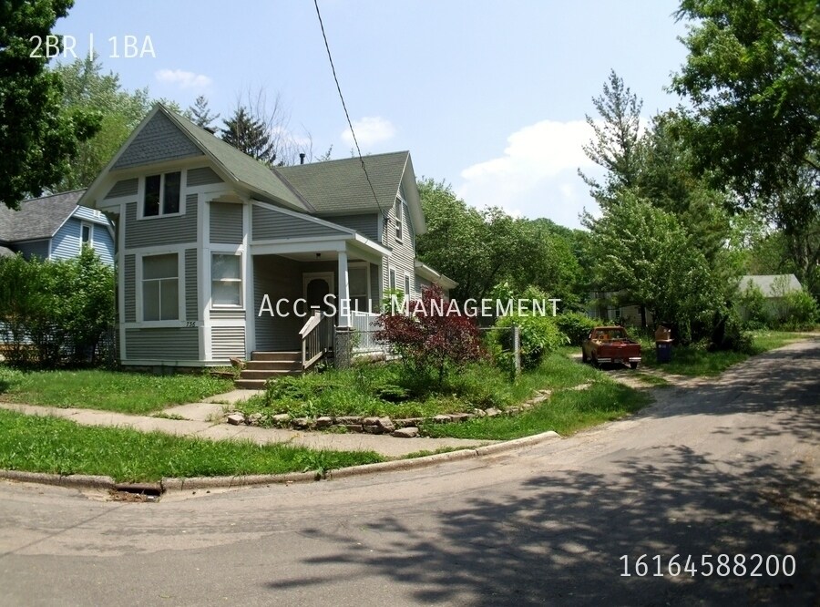 Primary Photo - 736 North Ave NE