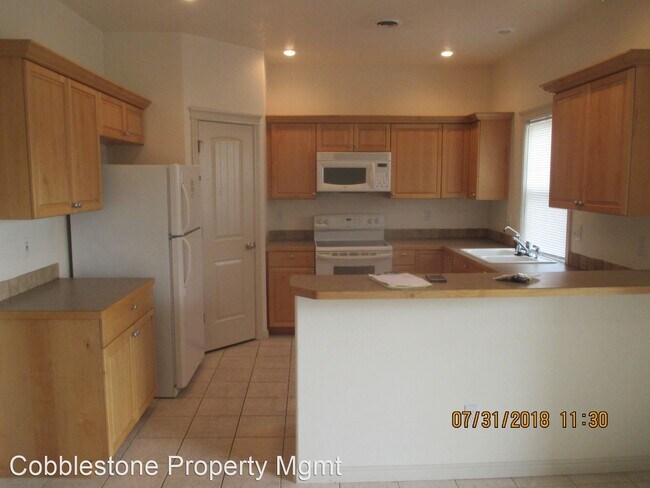Building Photo - 3 br, 2 bath House - 17796 Monarch Way