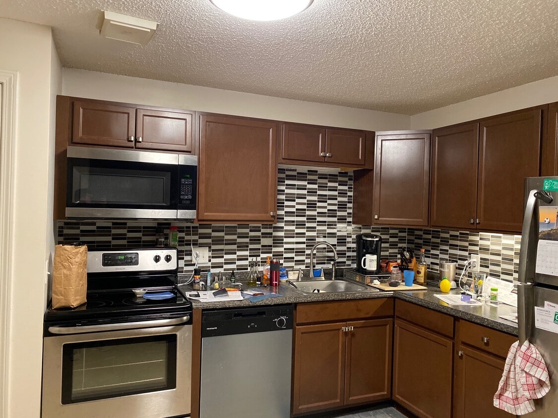 3 Oak Hill Ln Unit 307, Nashua, NH 03062 Condo for Rent in Nashua, NH