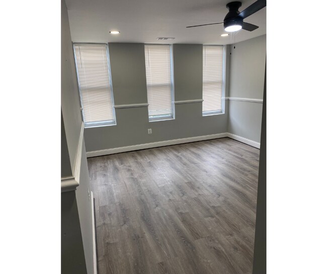 Building Photo - 210 N Mount St