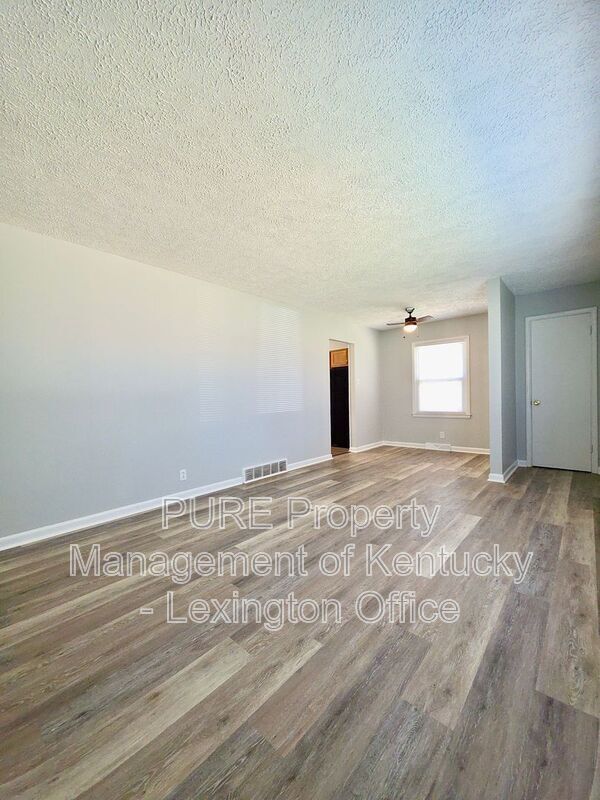 Foto del edificio - 220 Garrett Ave