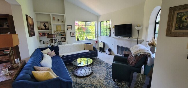 Foto del edificio - Mandalay Bay Village Private Community 3+3 $5000