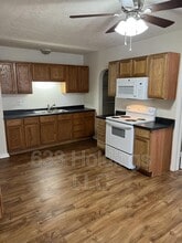 Building Photo - 104 N Niles St