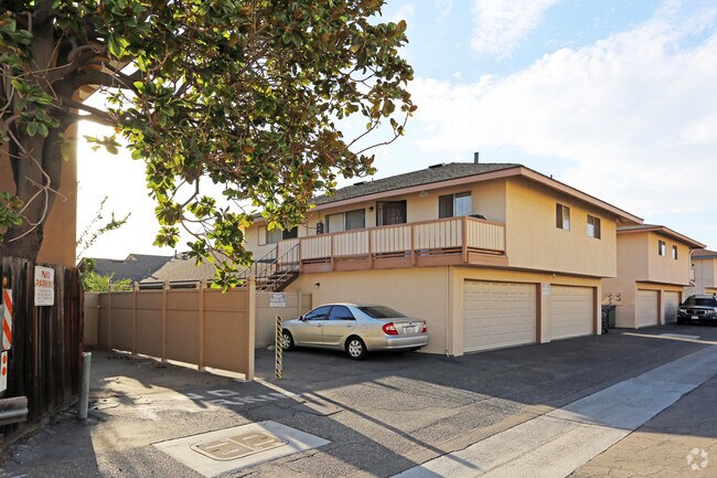 Foto del edificio - 16561 Kellog Cir