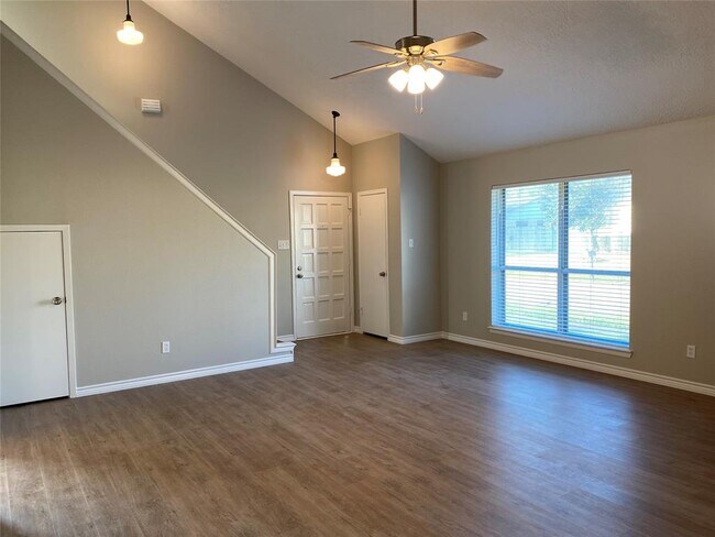 Building Photo - 1401 Coolidge Dr