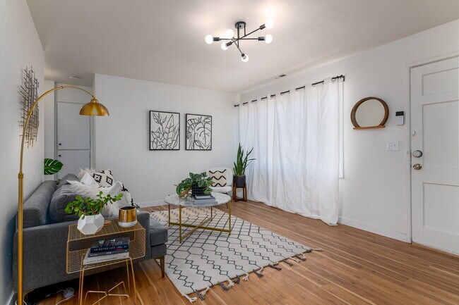 Foto del edificio - 8805 SE Garden Ln