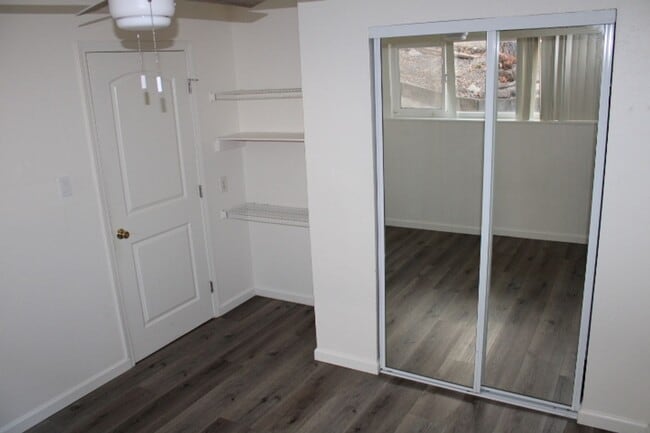 Building Photo - 527 Vaqueros Ave