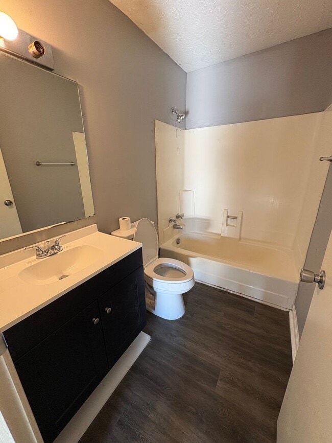 Building Photo - 840 Lynnwood Way