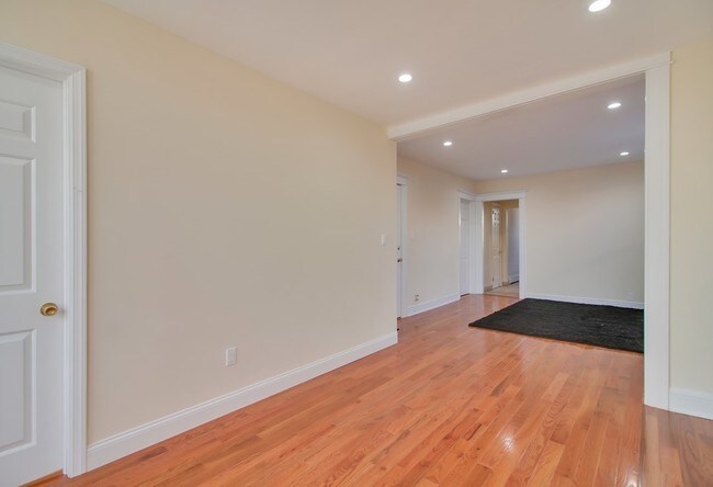 Building Photo - 1402 8th St