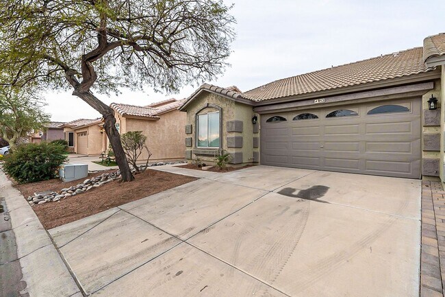 Building Photo - Great home in gated community!