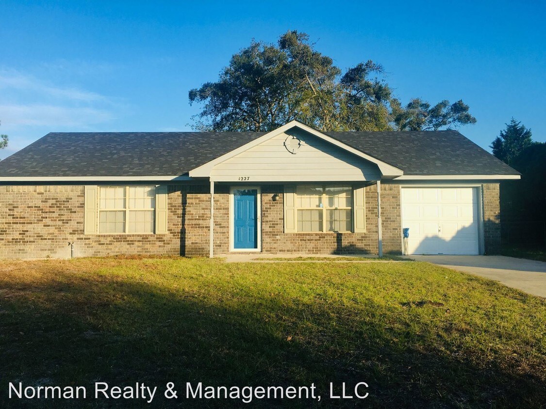 3 br, 2 bath House 1227 Riyadh Street House for Rent in Hinesville