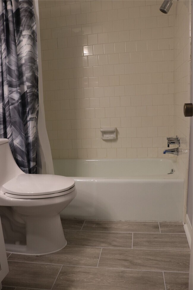 Building Photo - 12633 Memorial Dr