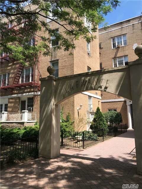 Primary Photo - 118-65 Metropolitan Ave