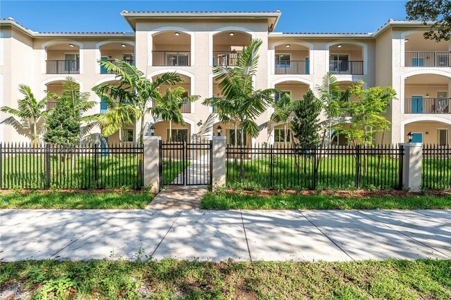 Building Photo - 2601 SW 64th Ave
