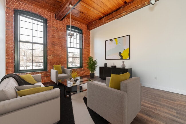 Plano de piso AE de loft de 1 BR y 1BA - River Lofts at Ashton Mill in the desirable Cumberland, RI!