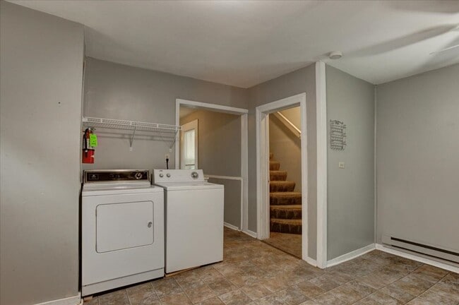 Building Photo - 3 Bedroom 1 Bath House - Menomonie