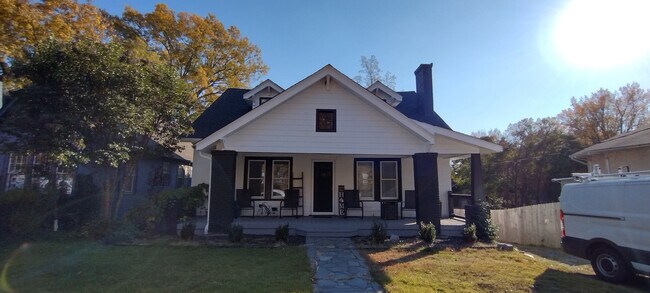 Building Photo - Room in Single Family Home on Formosa Ave