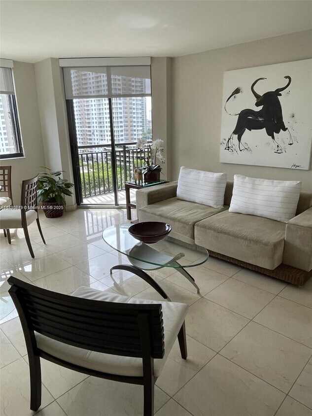 Foto principal - 540 Brickell Key Dr