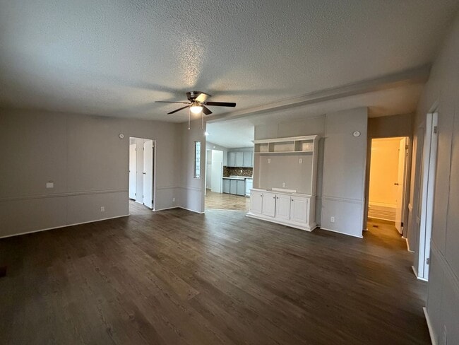 Foto del edificio - 6437 Spring Place Rd SE