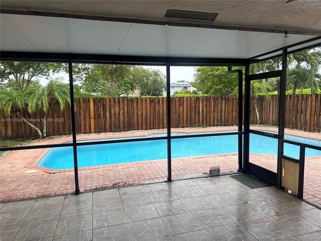 Foto del edificio - 928 SW 149th Terrace