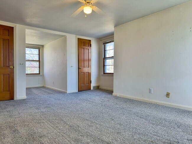 Foto del edificio - 3105 Burrmont Rd