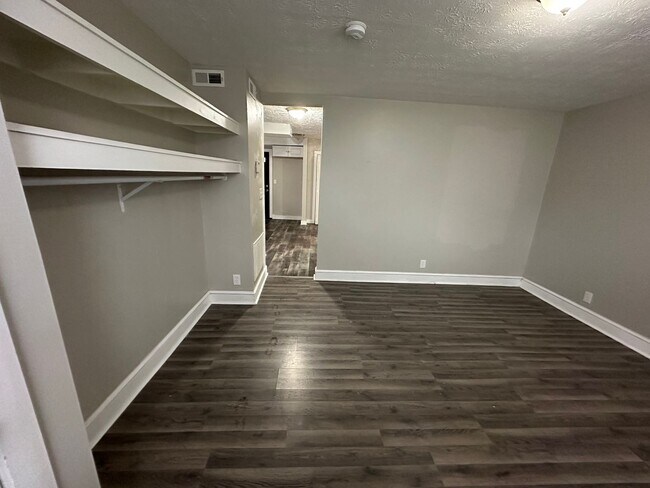 Foto del edificio - 3915 Bridge Ave
