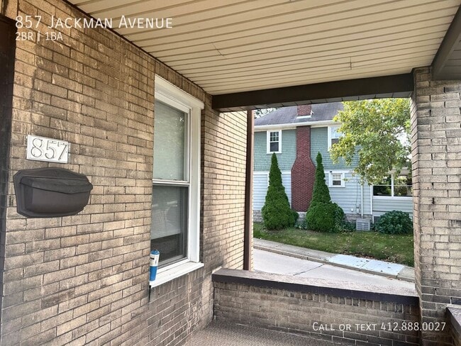 Photo - 857 Jackman Avenue- House